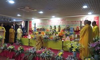 Vietnamitas rinden homenaje a los mártires por la Patria en Tailandia